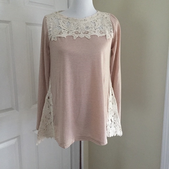❗️LAST❗️Trapeze Top with Crochet Lace - Picture 3 of 7